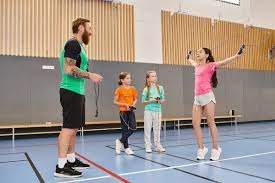 奥格斯堡2-0勒沃库森，吉安努利斯传射，药厂三中门框